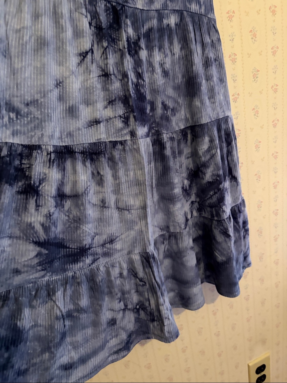 Vera Wang top - Picture 3 of 5